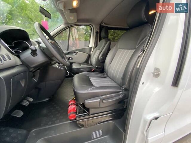 Білий Рено Трафік, об'ємом двигуна 1.6 л та пробігом 187 тис. км за 14897 $, фото 46 на Automoto.ua