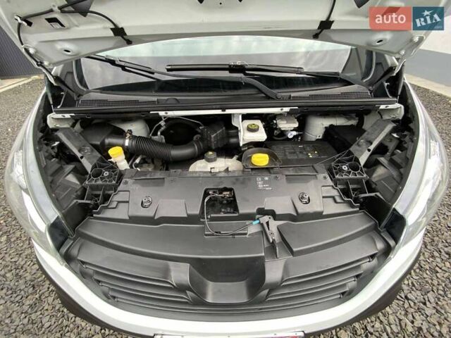 Білий Рено Трафік, об'ємом двигуна 2 л та пробігом 189 тис. км за 14799 $, фото 25 на Automoto.ua