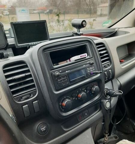 Білий Рено Трафік, об'ємом двигуна 1.6 л та пробігом 190 тис. км за 14000 $, фото 9 на Automoto.ua