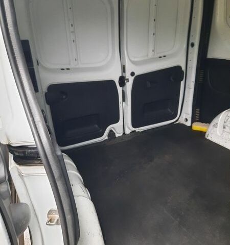 Білий Рено Трафік, об'ємом двигуна 1.6 л та пробігом 190 тис. км за 14000 $, фото 8 на Automoto.ua