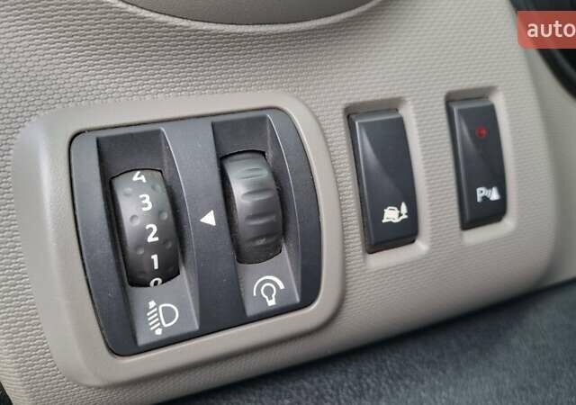 Білий Рено Трафік, об'ємом двигуна 1.6 л та пробігом 250 тис. км за 11900 $, фото 34 на Automoto.ua