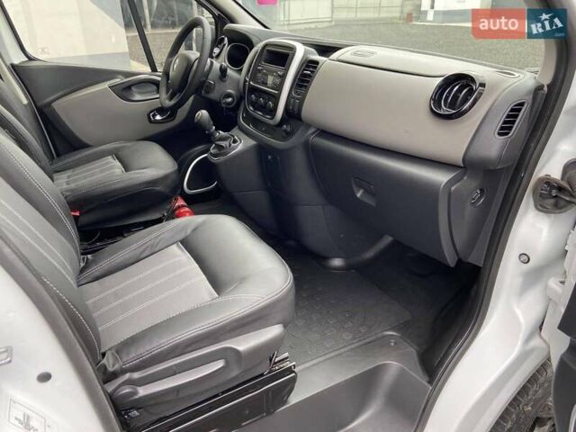 Білий Рено Трафік, об'ємом двигуна 2 л та пробігом 189 тис. км за 14799 $, фото 48 на Automoto.ua