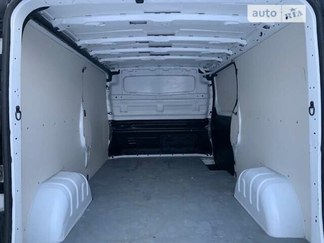 Білий Рено Трафік, об'ємом двигуна 1.6 л та пробігом 261 тис. км за 13500 $, фото 27 на Automoto.ua