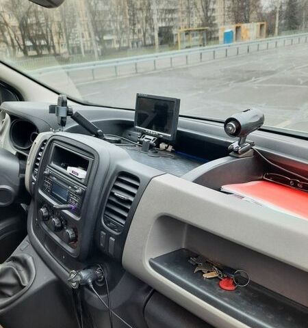 Білий Рено Трафік, об'ємом двигуна 1.6 л та пробігом 190 тис. км за 14000 $, фото 7 на Automoto.ua