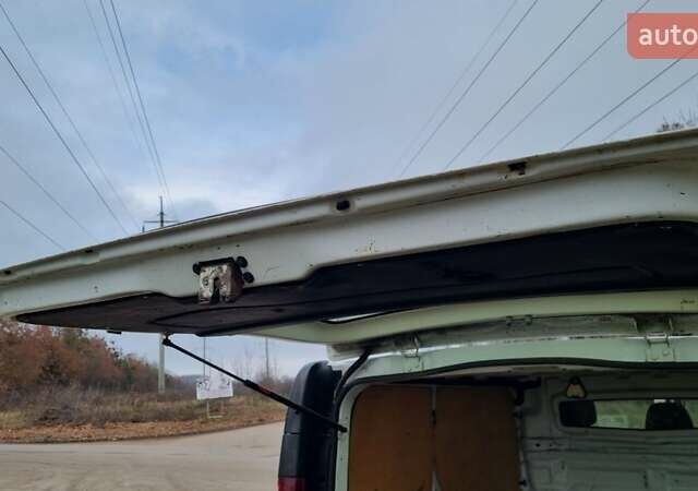 Білий Рено Трафік, об'ємом двигуна 1.6 л та пробігом 250 тис. км за 11900 $, фото 8 на Automoto.ua