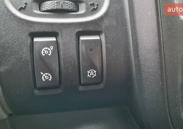 Білий Рено Трафік, об'ємом двигуна 1.6 л та пробігом 250 тис. км за 11900 $, фото 30 на Automoto.ua