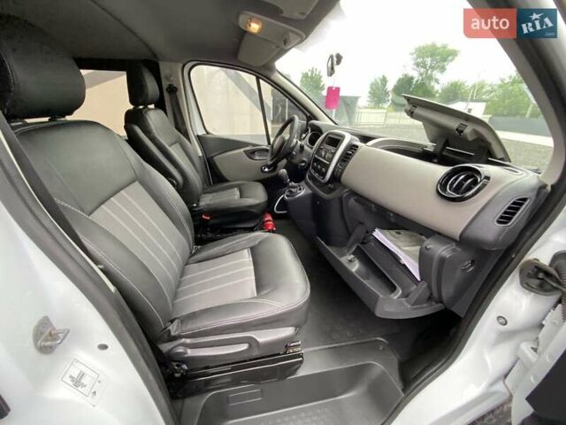 Білий Рено Трафік, об'ємом двигуна 2 л та пробігом 189 тис. км за 14799 $, фото 46 на Automoto.ua