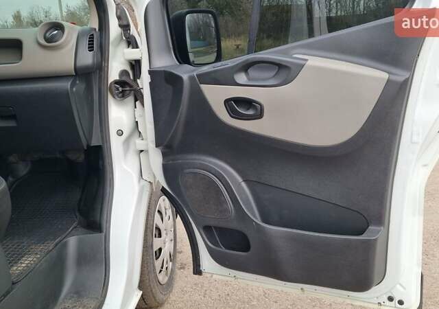Білий Рено Трафік, об'ємом двигуна 1.6 л та пробігом 250 тис. км за 11900 $, фото 42 на Automoto.ua
