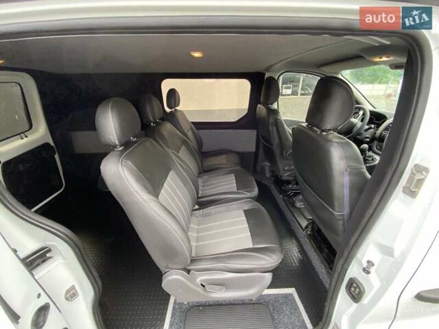 Білий Рено Трафік, об'ємом двигуна 2 л та пробігом 189 тис. км за 14799 $, фото 61 на Automoto.ua