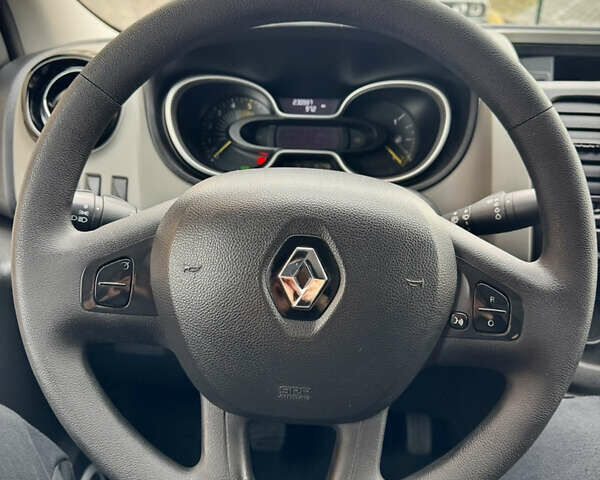 Белый Рено Трафик, объемом двигателя 1.6 л и пробегом 231 тыс. км за 11900 $, фото 8 на Automoto.ua