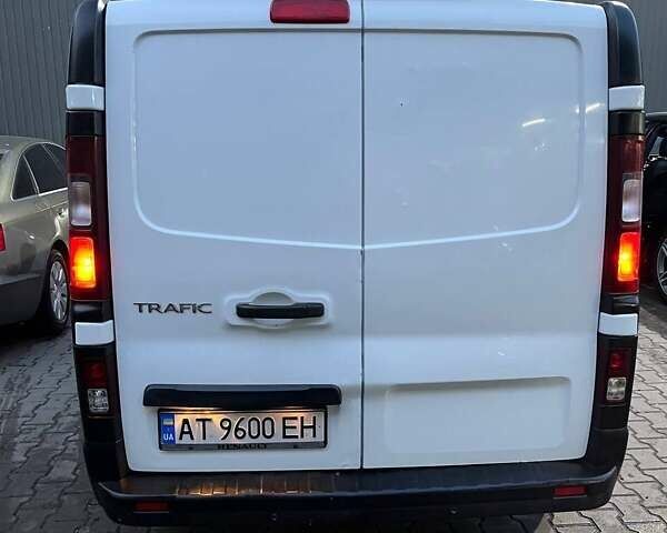 Білий Рено Трафік, об'ємом двигуна 1.6 л та пробігом 115 тис. км за 10000 $, фото 13 на Automoto.ua