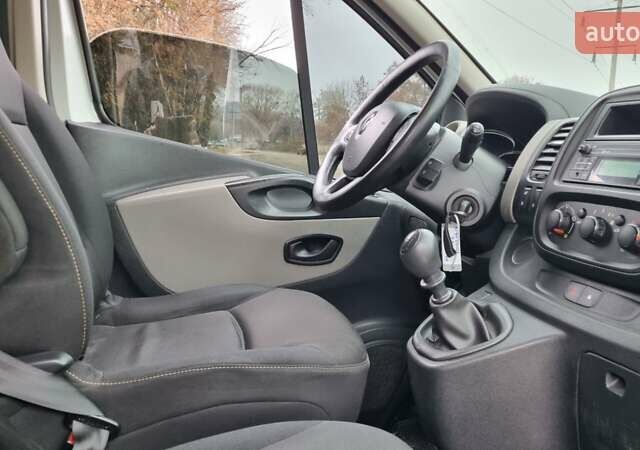 Білий Рено Трафік, об'ємом двигуна 1.6 л та пробігом 250 тис. км за 11900 $, фото 19 на Automoto.ua