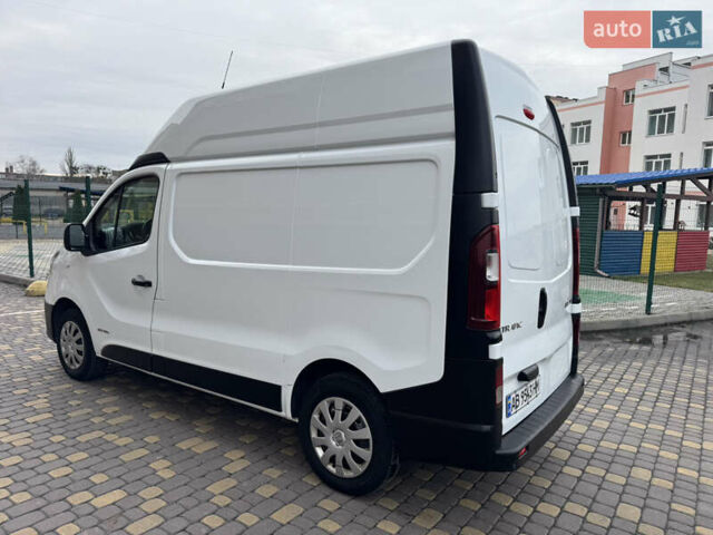 Белый Рено Трафик, объемом двигателя 1.6 л и пробегом 231 тыс. км за 11900 $, фото 4 на Automoto.ua