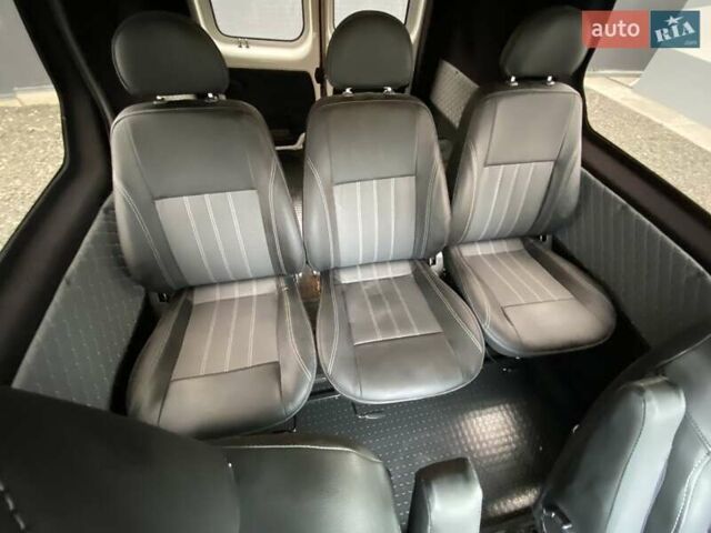 Білий Рено Трафік, об'ємом двигуна 2 л та пробігом 189 тис. км за 14799 $, фото 43 на Automoto.ua