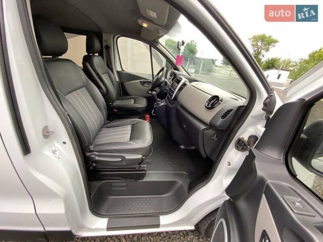 Білий Рено Трафік, об'ємом двигуна 2 л та пробігом 189 тис. км за 14799 $, фото 35 на Automoto.ua