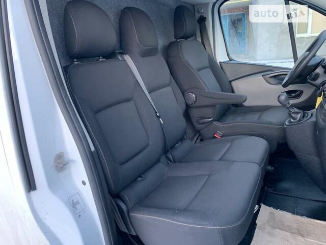 Білий Рено Трафік, об'ємом двигуна 1.6 л та пробігом 261 тис. км за 13500 $, фото 19 на Automoto.ua