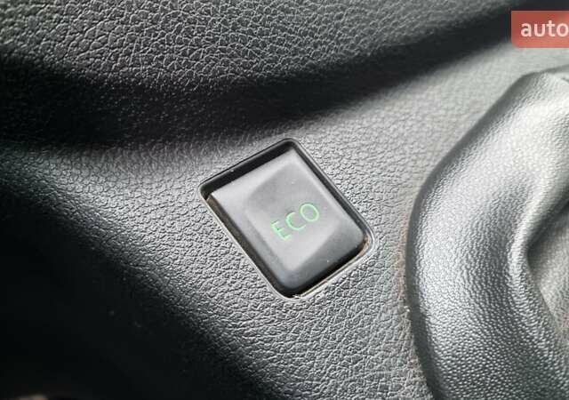 Білий Рено Трафік, об'ємом двигуна 1.6 л та пробігом 250 тис. км за 11900 $, фото 28 на Automoto.ua