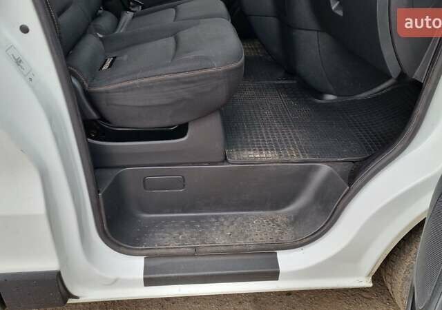 Білий Рено Трафік, об'ємом двигуна 1.6 л та пробігом 250 тис. км за 11900 $, фото 16 на Automoto.ua