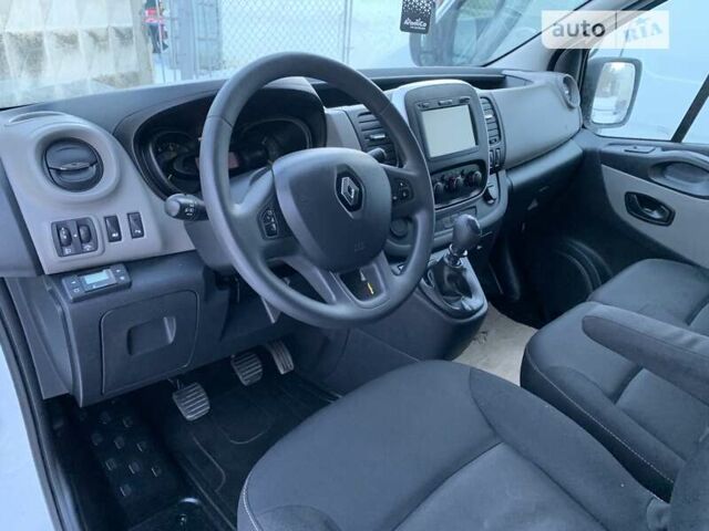 Білий Рено Трафік, об'ємом двигуна 1.6 л та пробігом 261 тис. км за 13500 $, фото 12 на Automoto.ua