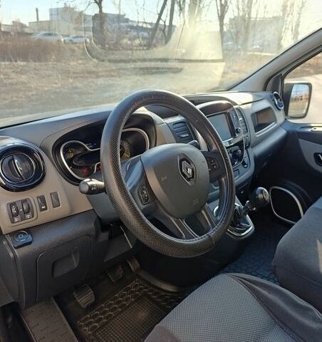 Белый Рено Трафик, объемом двигателя 1.6 л и пробегом 237 тыс. км за 13500 $, фото 8 на Automoto.ua