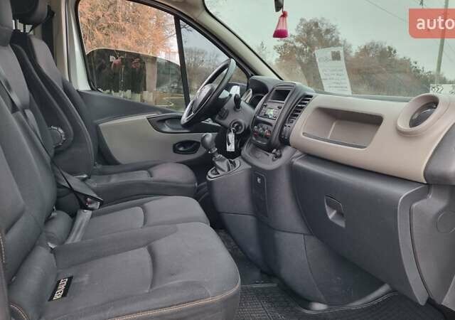 Білий Рено Трафік, об'ємом двигуна 1.6 л та пробігом 250 тис. км за 11900 $, фото 47 на Automoto.ua