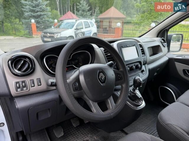 Білий Рено Трафік, об'ємом двигуна 1.6 л та пробігом 322 тис. км за 11800 $, фото 16 на Automoto.ua