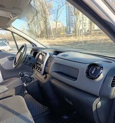 Белый Рено Трафик, объемом двигателя 1.6 л и пробегом 237 тыс. км за 13500 $, фото 12 на Automoto.ua