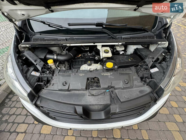 Белый Рено Трафик, объемом двигателя 1.6 л и пробегом 231 тыс. км за 11900 $, фото 17 на Automoto.ua