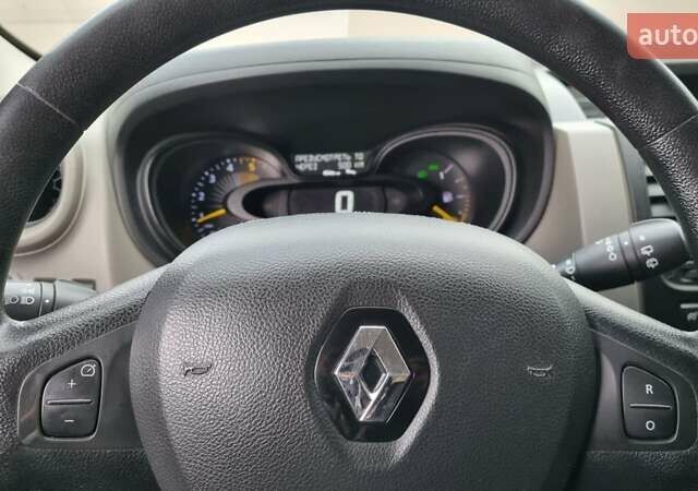 Білий Рено Трафік, об'ємом двигуна 1.6 л та пробігом 250 тис. км за 11900 $, фото 32 на Automoto.ua