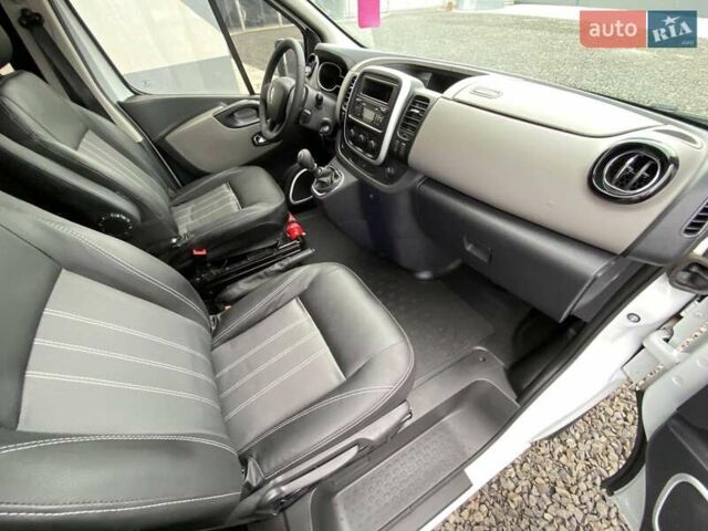 Білий Рено Трафік, об'ємом двигуна 2 л та пробігом 189 тис. км за 14799 $, фото 49 на Automoto.ua