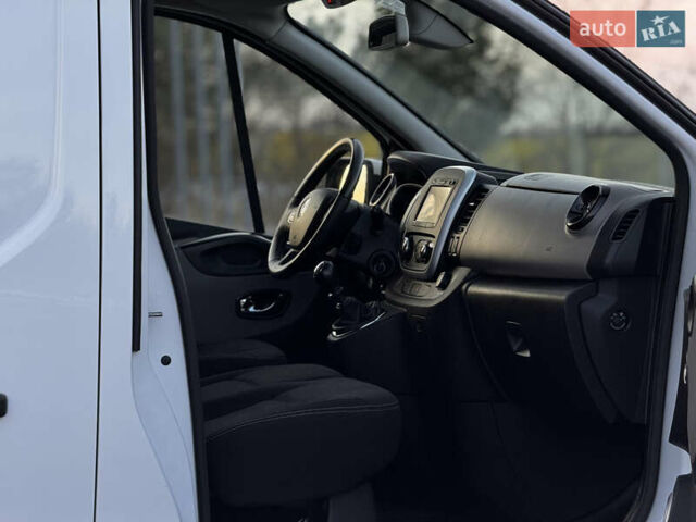 Белый Рено Трафик, объемом двигателя 1.6 л и пробегом 250 тыс. км за 13500 $, фото 66 на Automoto.ua