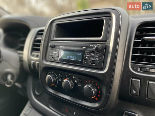 Білий Рено Трафік, об'ємом двигуна 1.6 л та пробігом 262 тис. км за 11777 $, фото 19 на Automoto.ua