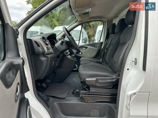 Белый Рено Трафик, объемом двигателя 1.6 л и пробегом 225 тыс. км за 13300 $, фото 13 на Automoto.ua