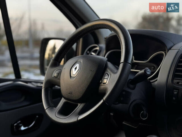 Белый Рено Трафик, объемом двигателя 1.6 л и пробегом 250 тыс. км за 13500 $, фото 68 на Automoto.ua