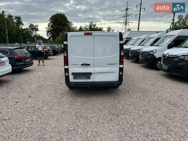 Белый Рено Трафик, объемом двигателя 1.6 л и пробегом 225 тыс. км за 13300 $, фото 7 на Automoto.ua