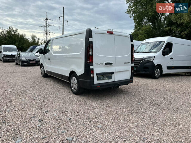 Белый Рено Трафик, объемом двигателя 1.6 л и пробегом 225 тыс. км за 13300 $, фото 6 на Automoto.ua