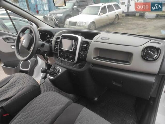 Білий Рено Трафік, об'ємом двигуна 1.6 л та пробігом 191 тис. км за 10500 $, фото 9 на Automoto.ua