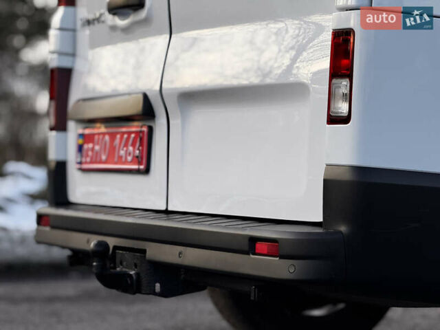 Белый Рено Трафик, объемом двигателя 1.6 л и пробегом 250 тыс. км за 13500 $, фото 37 на Automoto.ua