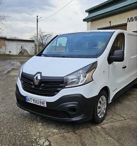 Білий Рено Трафік, об'ємом двигуна 1.6 л та пробігом 300 тис. км за 10000 $, фото 1 на Automoto.ua