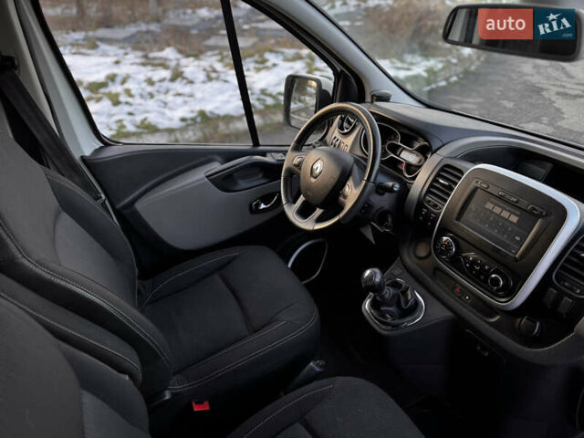 Белый Рено Трафик, объемом двигателя 1.6 л и пробегом 250 тыс. км за 13500 $, фото 67 на Automoto.ua