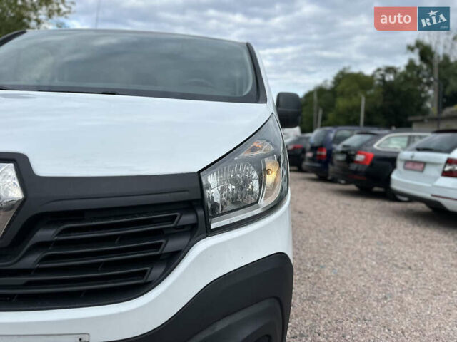 Белый Рено Трафик, объемом двигателя 1.6 л и пробегом 225 тыс. км за 13300 $, фото 3 на Automoto.ua