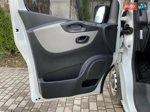 Білий Рено Трафік, об'ємом двигуна 1.6 л та пробігом 262 тис. км за 11777 $, фото 14 на Automoto.ua