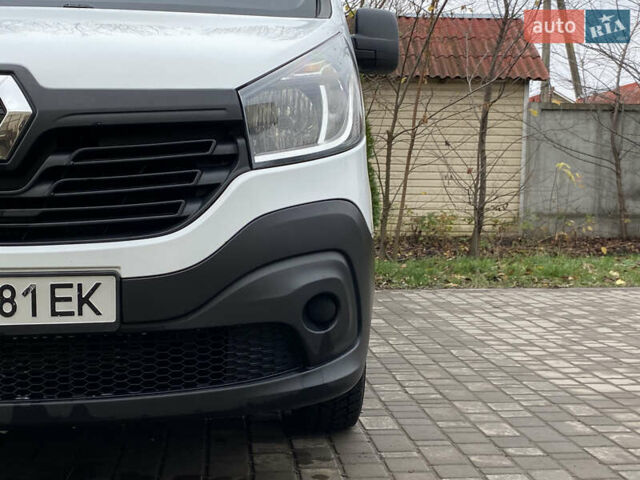 Білий Рено Трафік, об'ємом двигуна 1.6 л та пробігом 262 тис. км за 11777 $, фото 6 на Automoto.ua