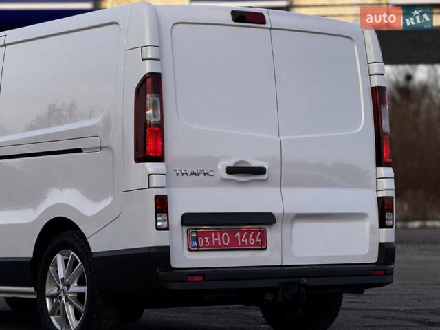 Белый Рено Трафик, объемом двигателя 1.6 л и пробегом 250 тыс. км за 13500 $, фото 43 на Automoto.ua