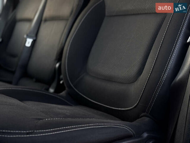 Белый Рено Трафик, объемом двигателя 1.6 л и пробегом 250 тыс. км за 13500 $, фото 59 на Automoto.ua