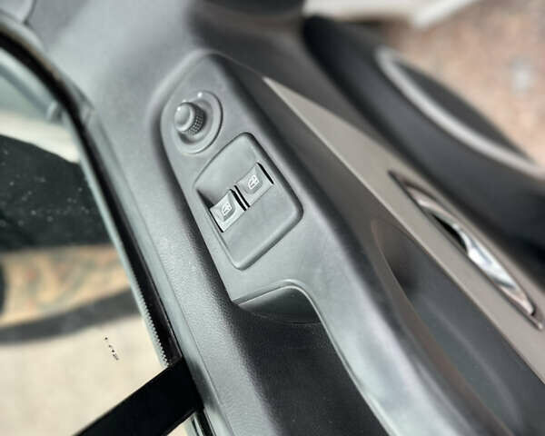 Белый Рено Трафик, объемом двигателя 1.6 л и пробегом 225 тыс. км за 13300 $, фото 12 на Automoto.ua