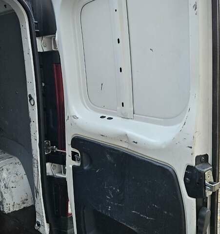 Білий Рено Трафік, об'ємом двигуна 1.6 л та пробігом 300 тис. км за 10000 $, фото 6 на Automoto.ua