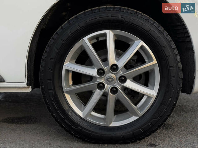 Белый Рено Трафик, объемом двигателя 1.6 л и пробегом 250 тыс. км за 13500 $, фото 13 на Automoto.ua