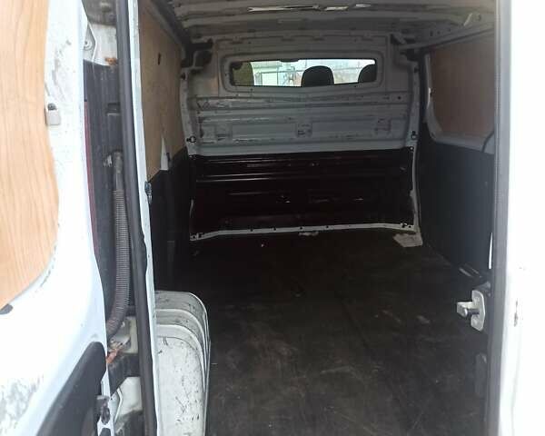 Рено Трафик 2016 в Калуше на Automoto.ua Белый Рено Трафик, объемом двигателя 1.6 л и пробегом 315 тыс. км за 11199 $, фото 2 на Automoto.ua