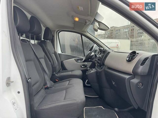 Білий Рено Трафік, об'ємом двигуна 1.6 л та пробігом 236 тис. км за 13600 $, фото 14 на Automoto.ua